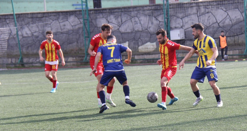 Karamürselspor'un Karasu’yu farklı devirdiği maçın fotoğrafları - Resim: 34