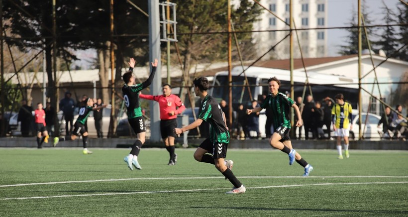 Kocaelispor - Fenerbahçe U-14 maçının fotoğrafları - Resim: 25