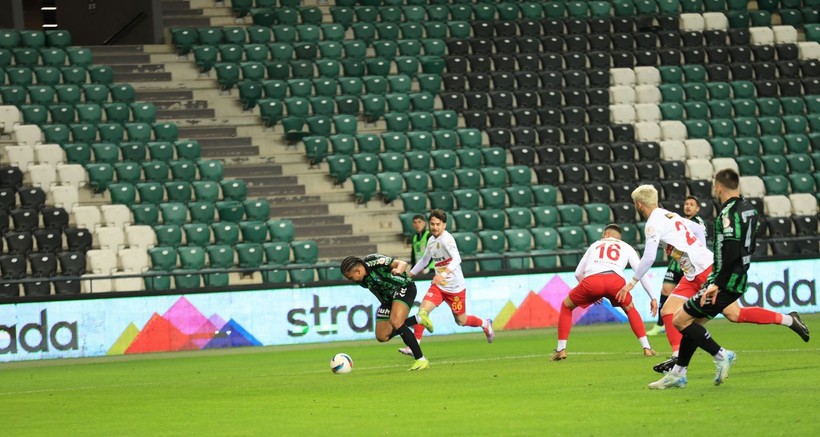 Kocaelispor - Yeni Malatyaspor 1-7 FOTO GALERİ - Resim: 46