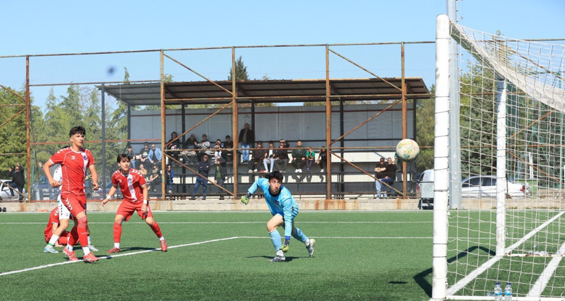 Kocaelispor U-17 sezonu galibiyetle tamamladı! “4-1” - Resim : 3