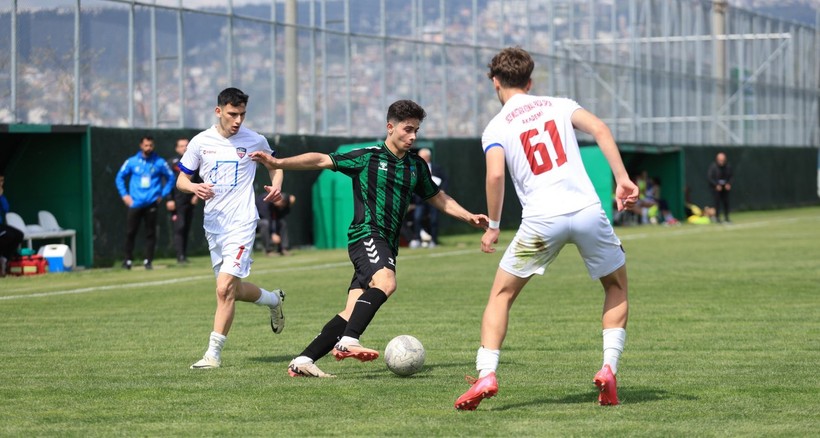 Kocaelispor - Mustafakemalpaşaspor maçının fotoğrafları - Resim: 21