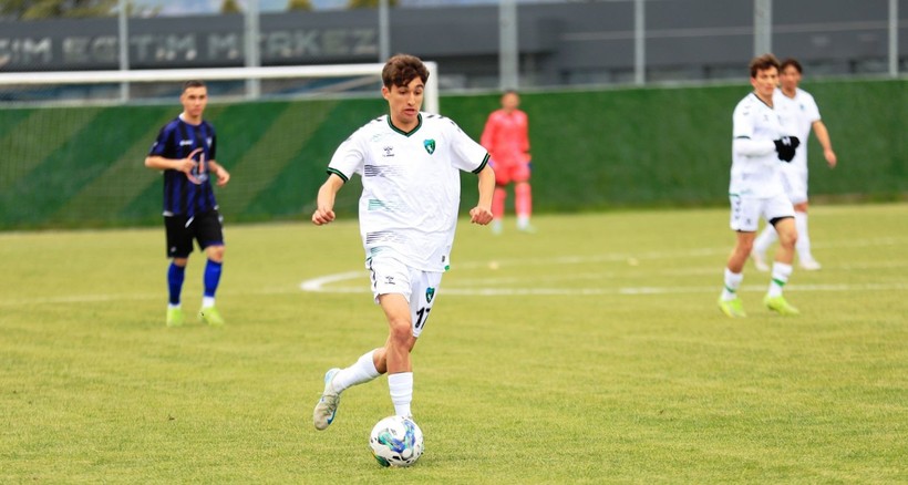 Kocaelispor - Karacabey Belediyespor U-19 maçının fotoğrafları - Resim: 44