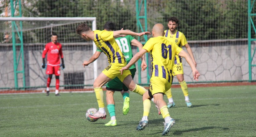 Karamürselspor - Çayırovaspor maçının fotoğrafları - Resim: 62