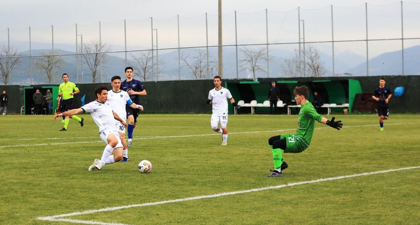 Kocaelispor - Karacabey Belediyespor U-19 maçının fotoğrafları - Resim: 40