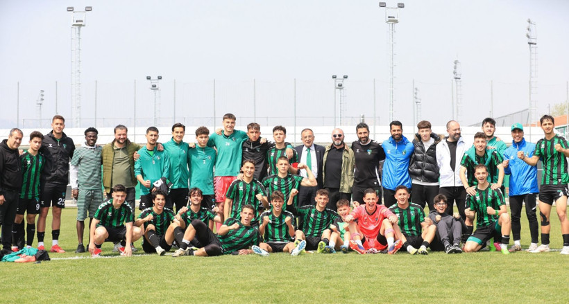 Kocaelispor - Belediye Derincespor U-19 maçının fotoğrafları - Resim: 80