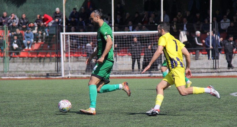 Karamürselspor - Çayırovaspor maçının fotoğrafları - Resim: 16