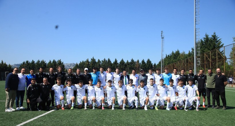 Kocaelispor U-17 için kupa ve madalya töreni düzenlendi - Resim: 1
