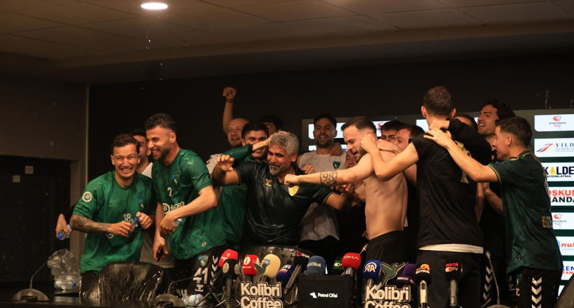 İsmet Taşdemir’den unutamayacağı basın toplantısı! Nasıl ıslandı belli değil! - Resim: 35