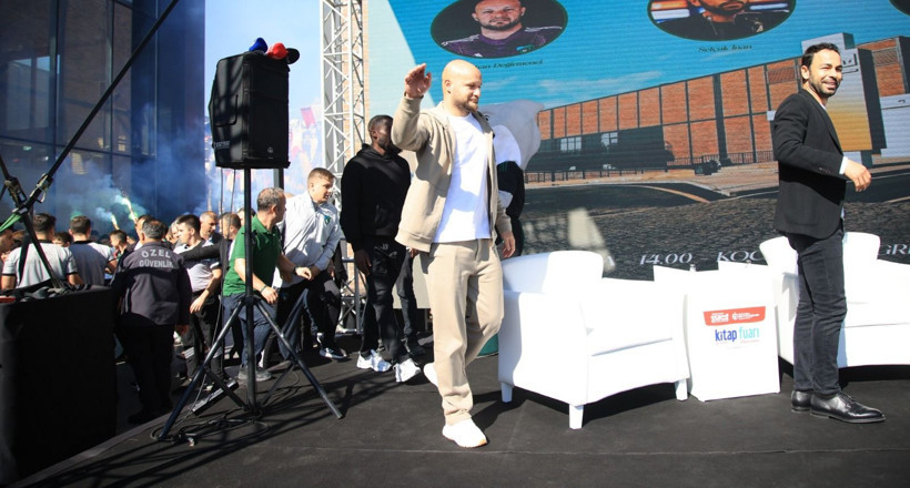 15. Kocaeli Kitap Fuarı’nda Kocaelispor izdihamı - Resim: 4