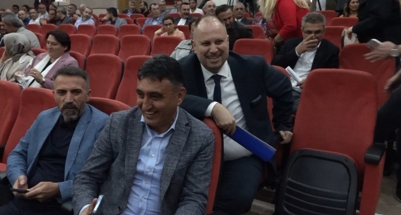 Mehmet Ümit Küçükkaya ve AK Partili meclis üyeleri arasında iktidar tartışması! - Resim : 1