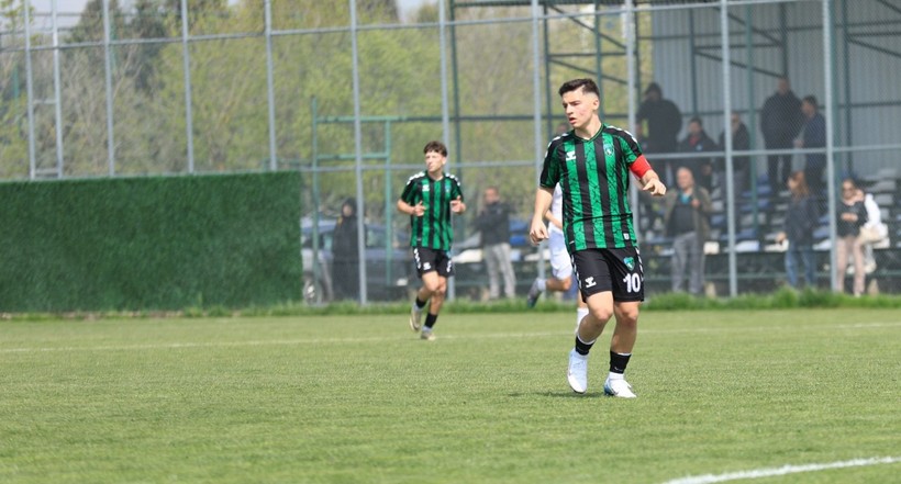 Kocaelispor - Mustafakemalpaşaspor maçının fotoğrafları - Resim: 38