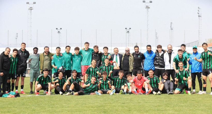 Kocaelispor - Belediye Derincespor U-19 maçının fotoğrafları - Resim: 81