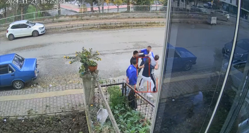 Çiçeklere çamaşır suyu dökme kavgası! - Resim : 2