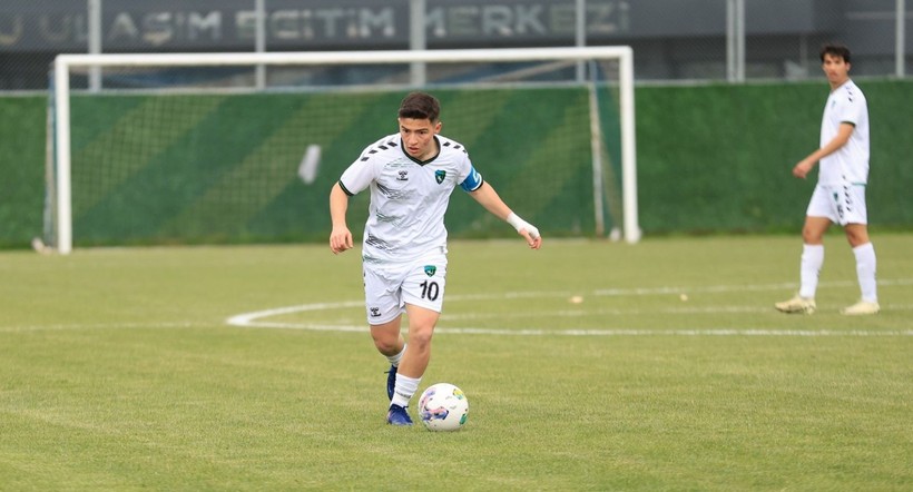 Kocaelispor - Karacabey Belediyespor U-19 maçının fotoğrafları - Resim: 16