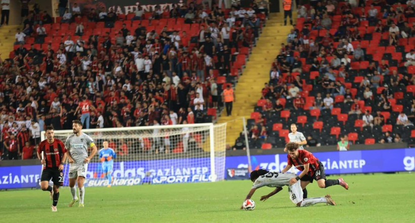 Gaziantep Futbol Kulübü - Kocaelispor maçının ilk yarısından kareler - Resim: 14