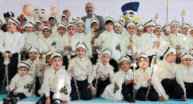 Sünnet töreninde facia: 39 çocuk öldü - Resim: 3