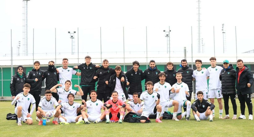 Ağabeylerinden sonra gençler de şampiyonluğa koşuyor! “6-0” - Resim: 8
