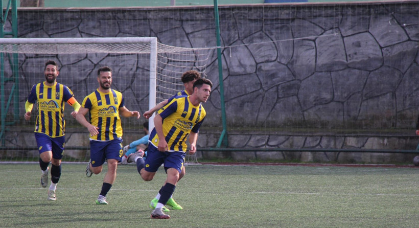 Karamürselspor'un Karasu’yu farklı devirdiği maçın fotoğrafları - Resim: 27