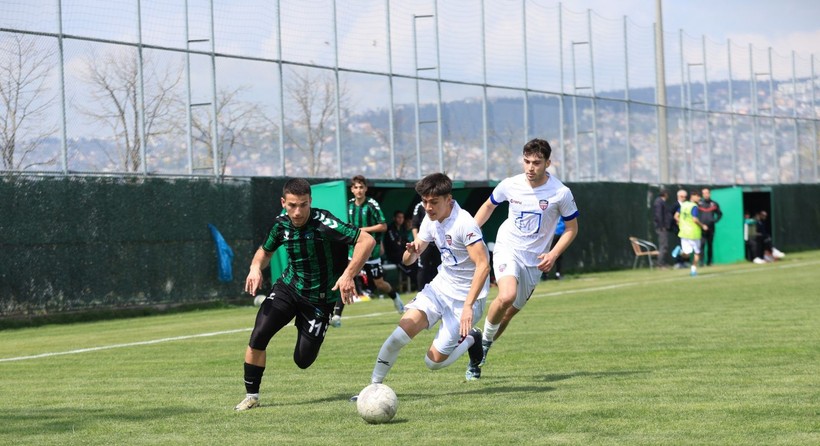 Kocaelispor - Mustafakemalpaşaspor maçının fotoğrafları - Resim: 30
