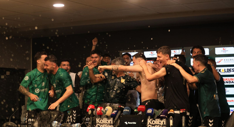 İsmet Taşdemir’den unutamayacağı basın toplantısı! Nasıl ıslandı belli değil! - Resim: 36