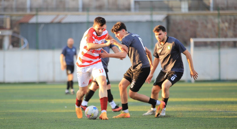 Körfez İlçesi Birlikspor – Başiskele Birlikspor maçının fotoğraf galerisi - Resim: 54