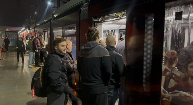 Kocaelili taraftarlar stadyuma gitmeye başladı - Resim : 3