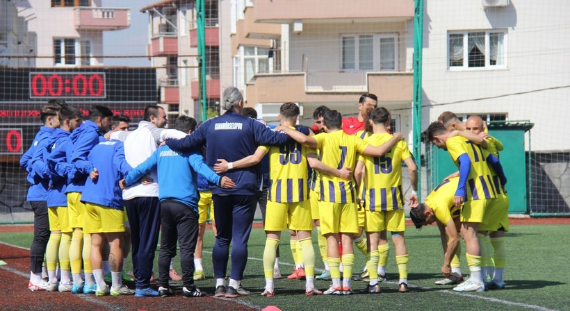 Karamürselspor - Çayırovaspor maçının fotoğrafları - Resim: 15
