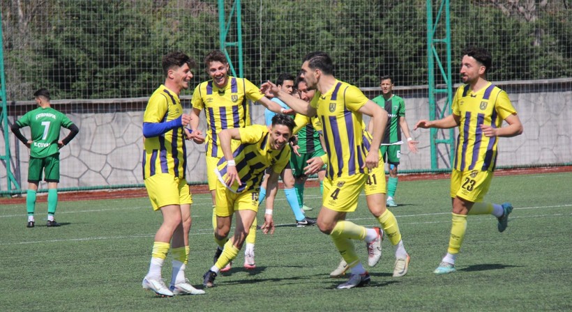 Karamürselspor - Çayırovaspor maçının fotoğrafları - Resim: 24