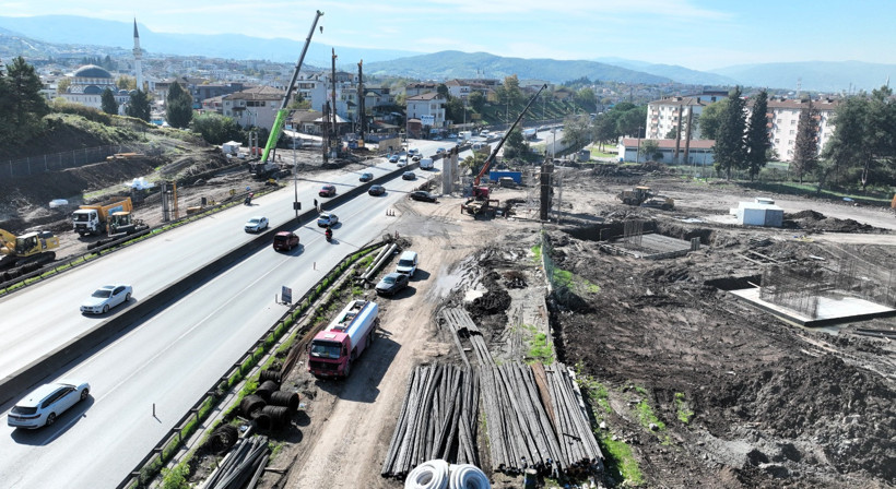Başiskele Kavşağı Projesi’nde fore kazıklar çakılıyor - Resim : 6