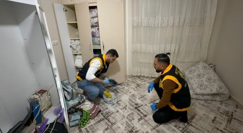 Gardıroptan cephanelik çıktı: Hasmımız çok - Resim : 3