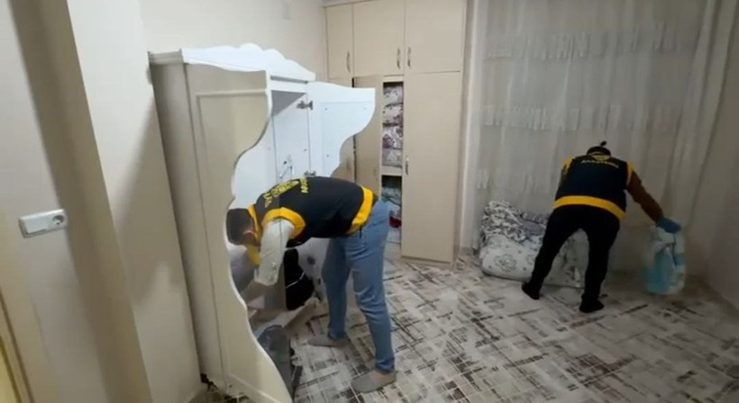 Gardıroptan cephanelik çıktı: Hasmımız çok - Resim : 1