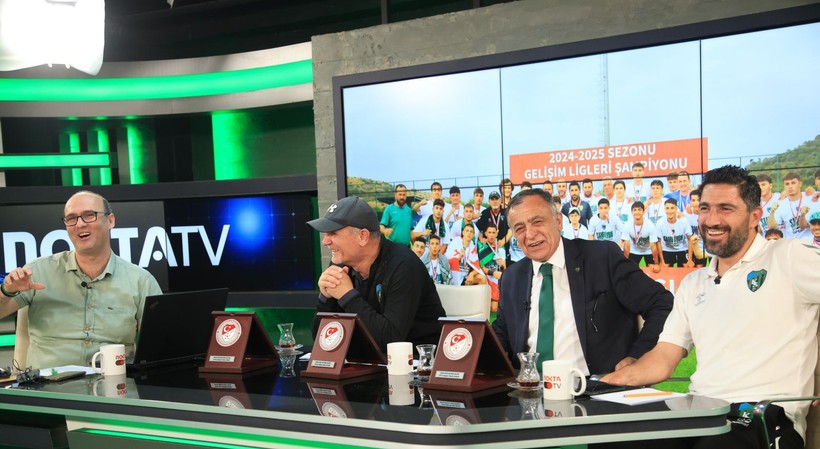 Kocaelispor U-19 Nokta TV stüdyolarında - Foto Galeri- - Resim: 42
