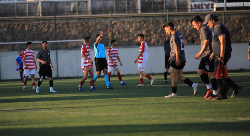 Körfez İlçesi Birlikspor – Başiskele Birlikspor maçının fotoğraf galerisi - Resim: 50