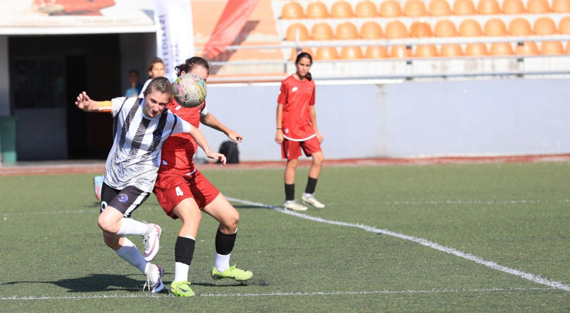 Kocaeli Kadın Futbol Kulübü – Arapçeşme maçı fotoğraf galerisi - Resim: 63