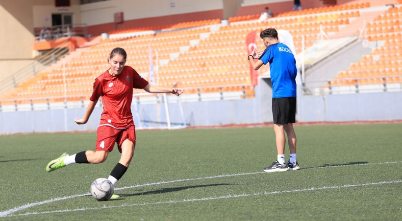 Kocaeli Kadın Futbol Kulübü – Arapçeşme maçı fotoğraf galerisi - Resim: 1