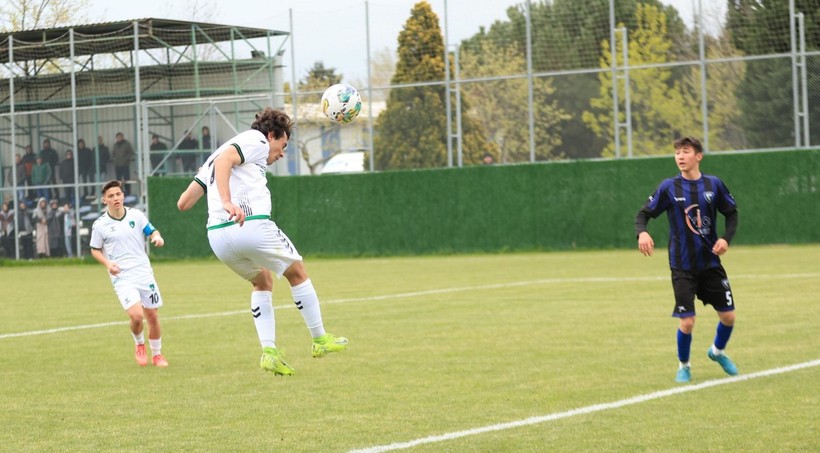 Kocaelispor - Karacabey Belediyespor U-19 maçının fotoğrafları - Resim: 62