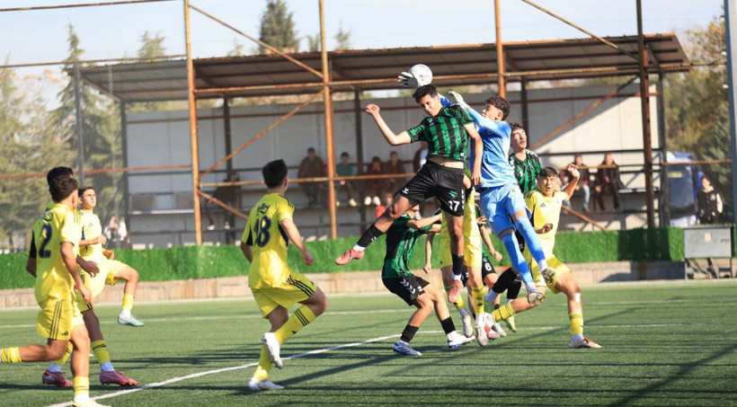Kocaelispor U-14, Fenerbahçe’yi konuk etti - Resim : 3