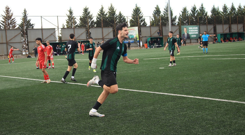 Kocaelispor U-17 takımı koptu gidiyor! “4-2” - Resim : 8