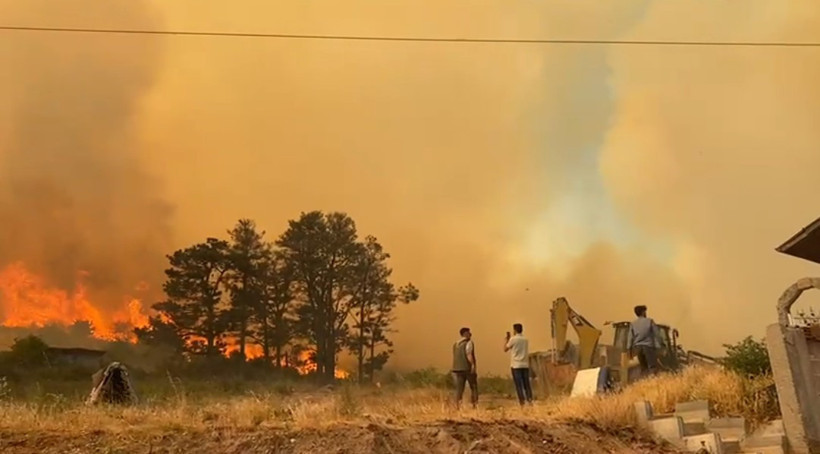 İlhami Aktaş'yan yangın hakkında açıklama... Kocaeli'deki orman yangınına müdahale sürüyor - Resim : 3