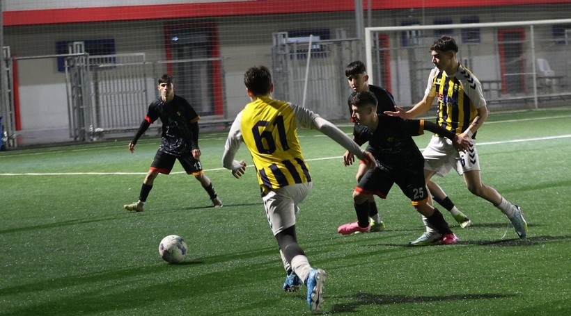 Arslanbey Gençlerbirliği - İzmit Yahya Kaptan U-16 final maçının foto galerisi - Resim: 38