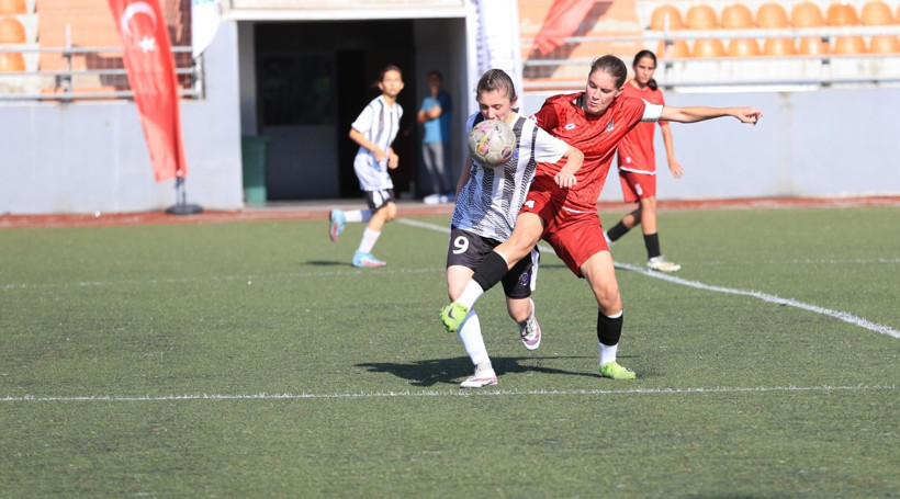 Kocaeli Kadın Futbol Kulübü – Arapçeşme maçı fotoğraf galerisi - Resim: 62