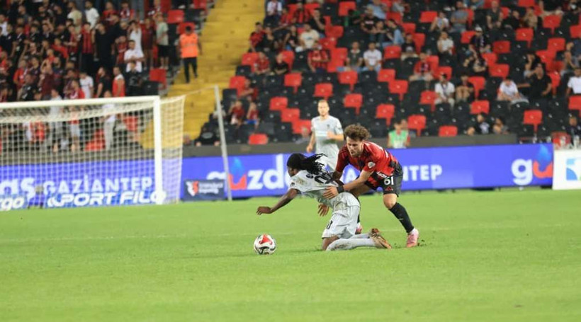 Gaziantep Futbol Kulübü - Kocaelispor maçının ilk yarısından kareler - Resim: 21