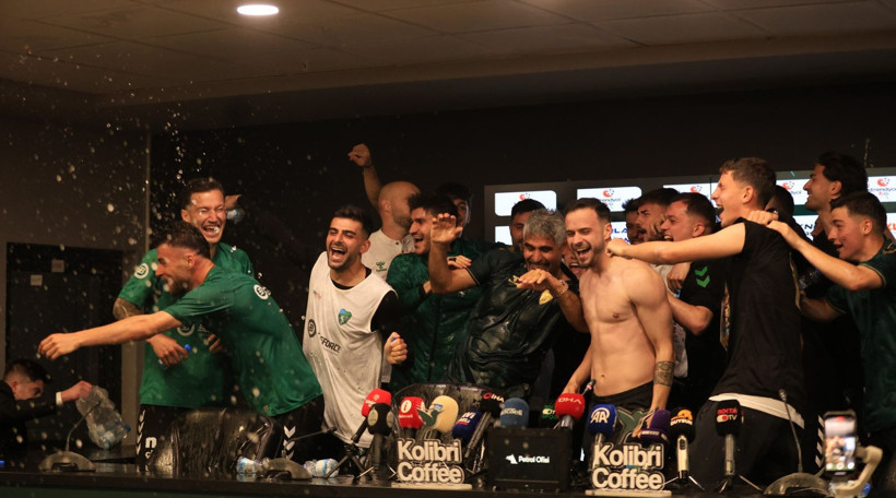 İsmet Taşdemir’den unutamayacağı basın toplantısı! Nasıl ıslandı belli değil! - Resim: 40