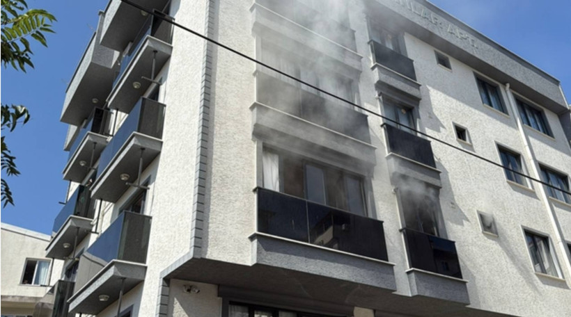 Apartman dairesinde çıkan yangın çevrede hasara sebep oldu! - Resim : 3