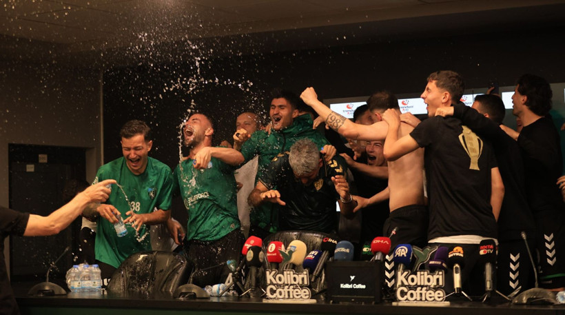 İsmet Taşdemir’den unutamayacağı basın toplantısı! Nasıl ıslandı belli değil! - Resim: 28