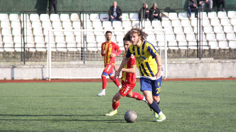 Karamürselspor'un Karasu’yu farklı devirdiği maçın fotoğrafları - Resim: 56