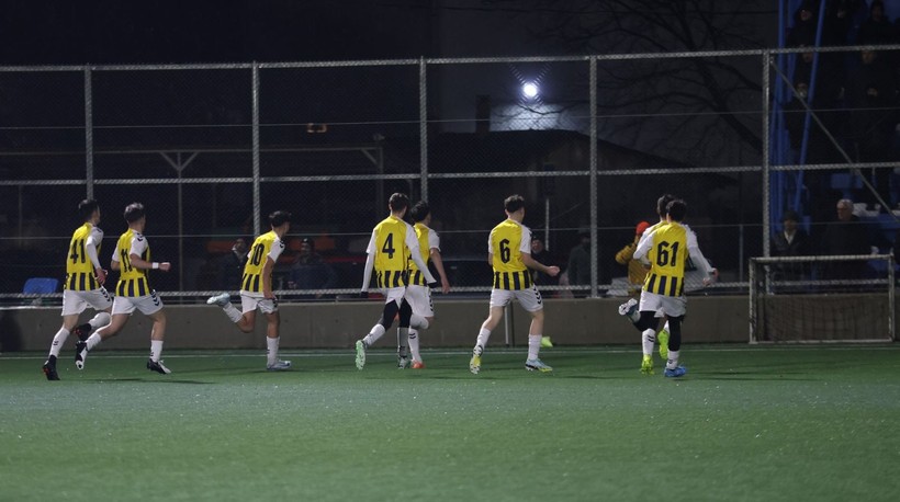 Arslanbey Gençlerbirliği - İzmit Yahya Kaptan U-16 final maçının foto galerisi - Resim: 30