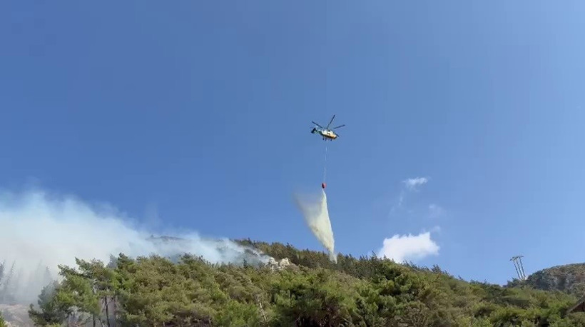 Korkutan yangında ekipler seferber oldu! - Resim : 1