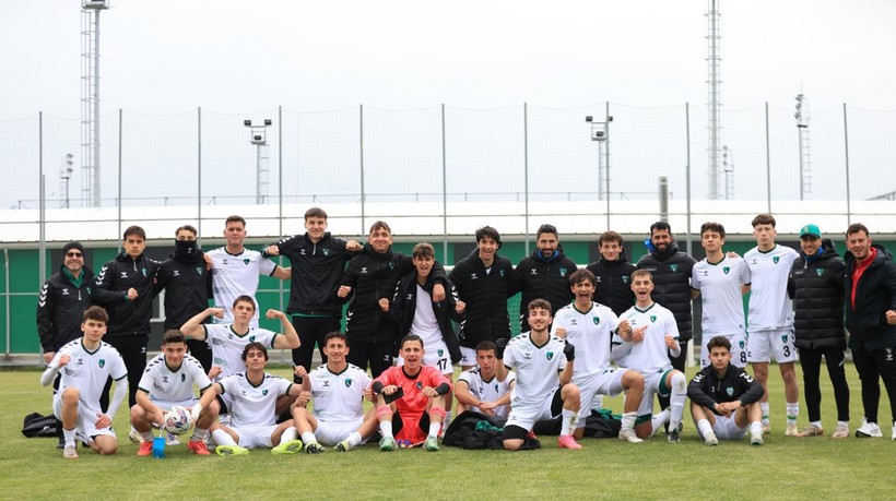 Kocaelispor - Karacabey Belediyespor U-19 maçının fotoğrafları - Resim: 86
