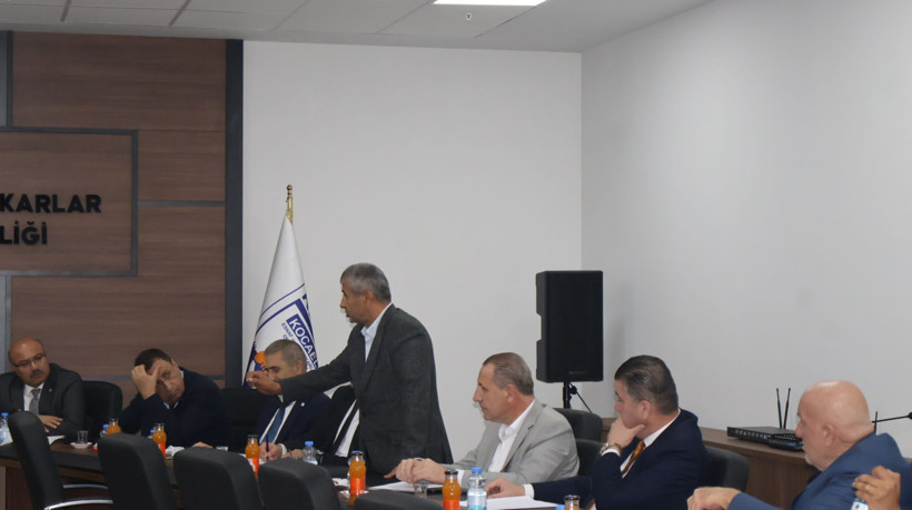 İYİ Partili Erhan Usta: Esnaf pandemiden beri sıkıntıda - Resim : 1